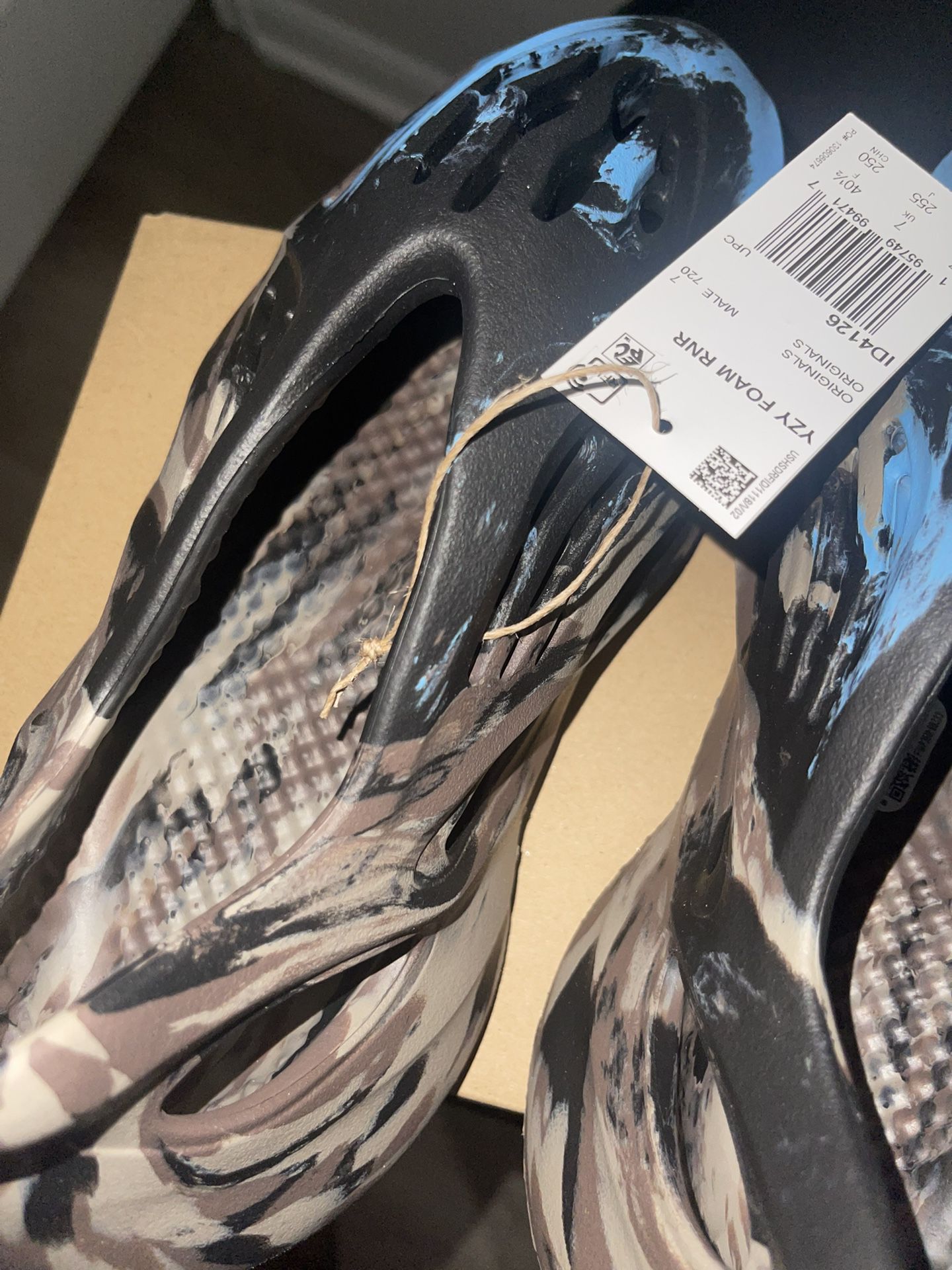 Adidas Yeezy Foam Runner Carbon Black *Legit* for Sale in Flower Mound, TX  - OfferUp