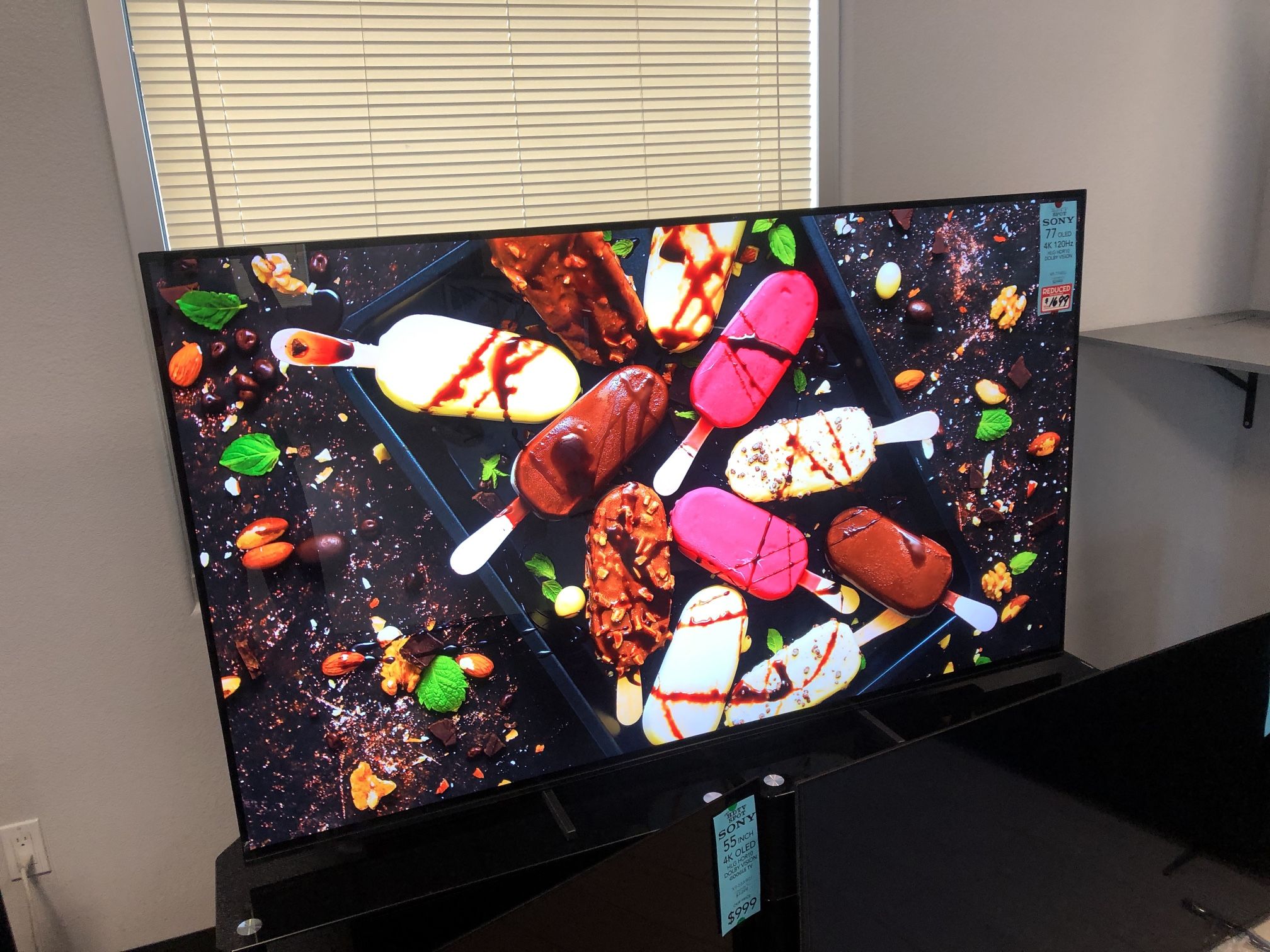 Sony 77” 4K OLED UltraHD Google Smart Tv XR77A80J for Sale in Los
