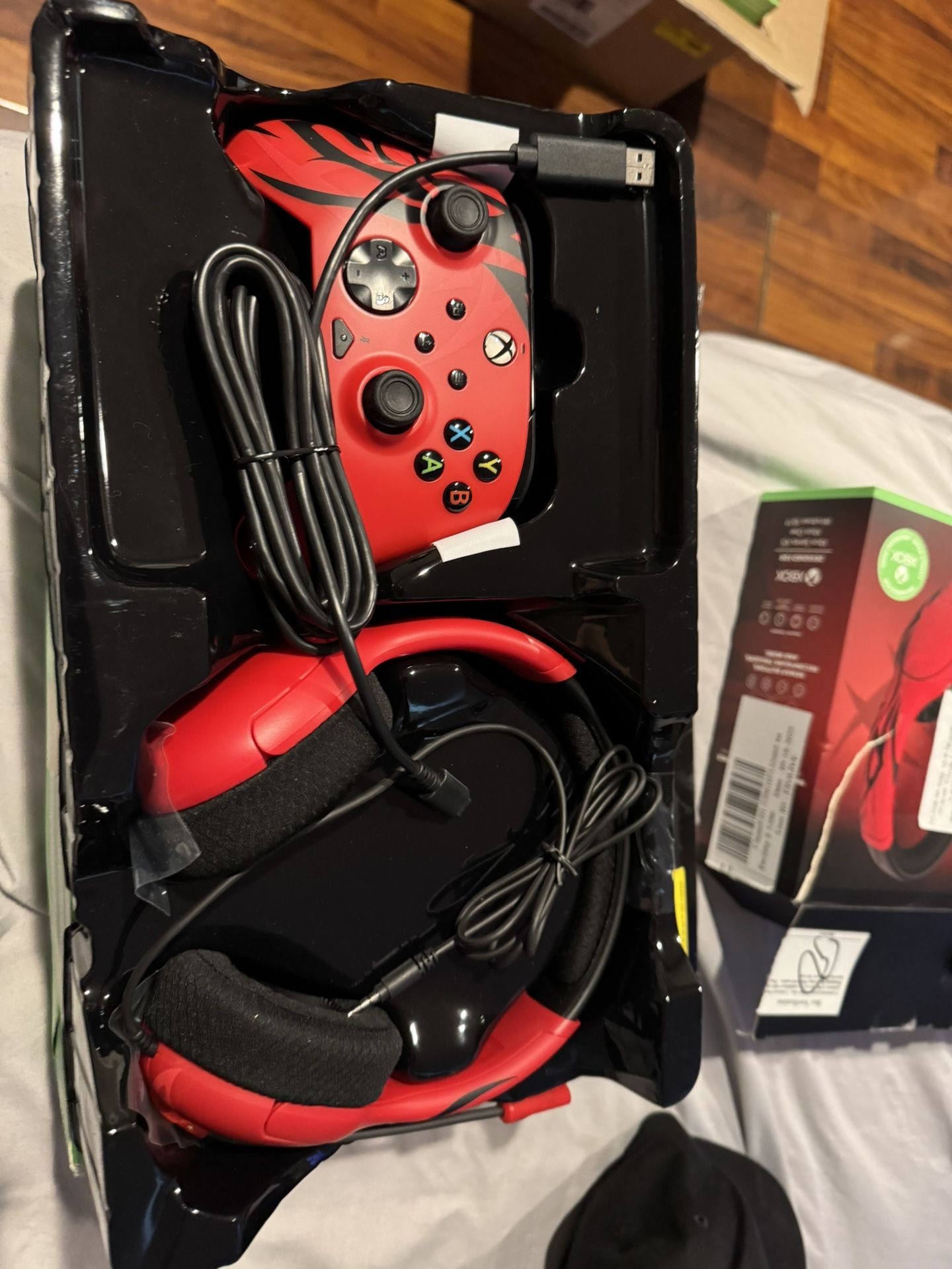 Control PDP Paquete Spirit Red: Controlador con Cable Avanzado REMATCH y Auriculares con Cable AIRLITE para...