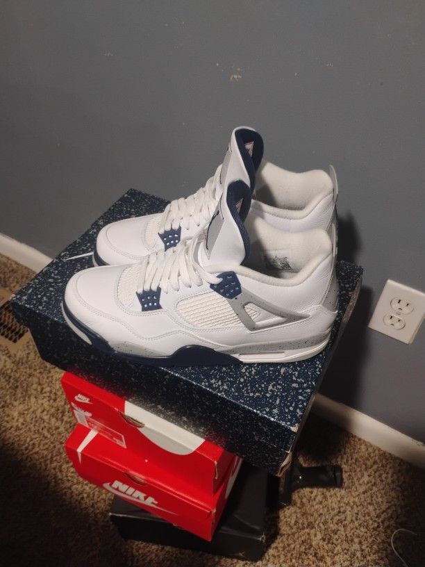 Worn Once 9.7/10 Condition Size 10 Jordan Retro 4 Midnight Blue 