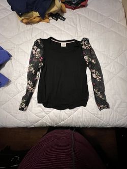 Womens Meshing Around Floral Sleeve Blouse