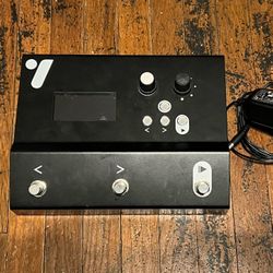 Idoru P-1 Live Backing Tracks Player