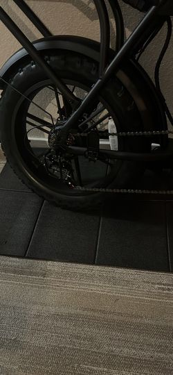 Tonnerrey T8 Electric Bike- like New- Extra inner tube included