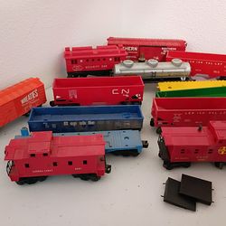 Vintage Lionel train lot