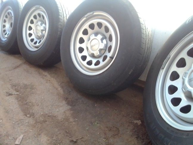 GMC Take Off Rims/Tires