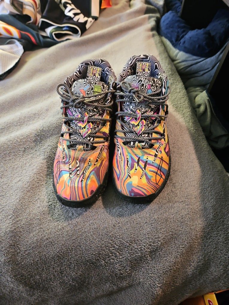 10.5 Dexter Laboratory X Lamelo Ball Sneakers