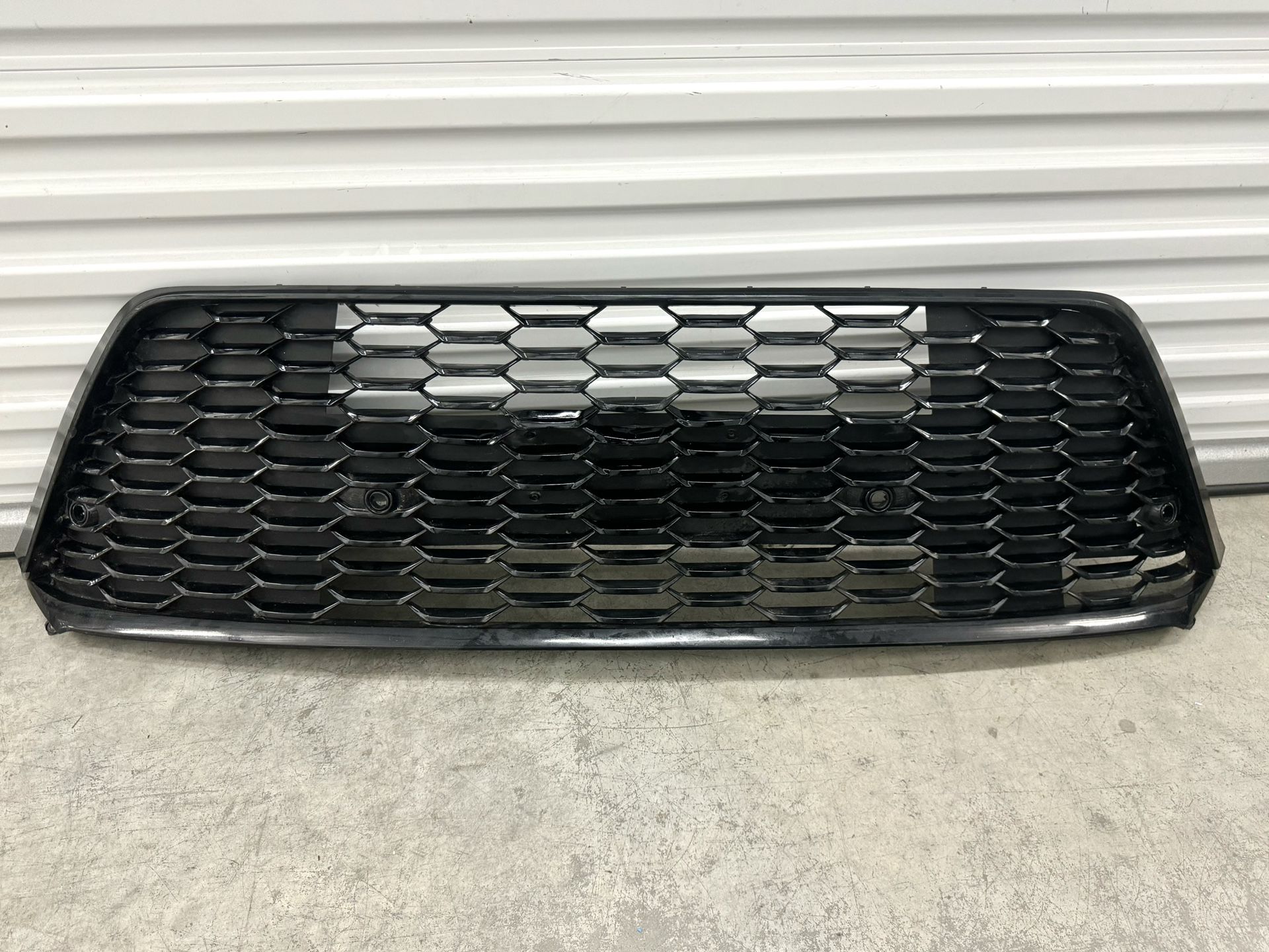 2021 - 2023 TOYOTA SIENNA FRONT GRILLE BLACK OEM
