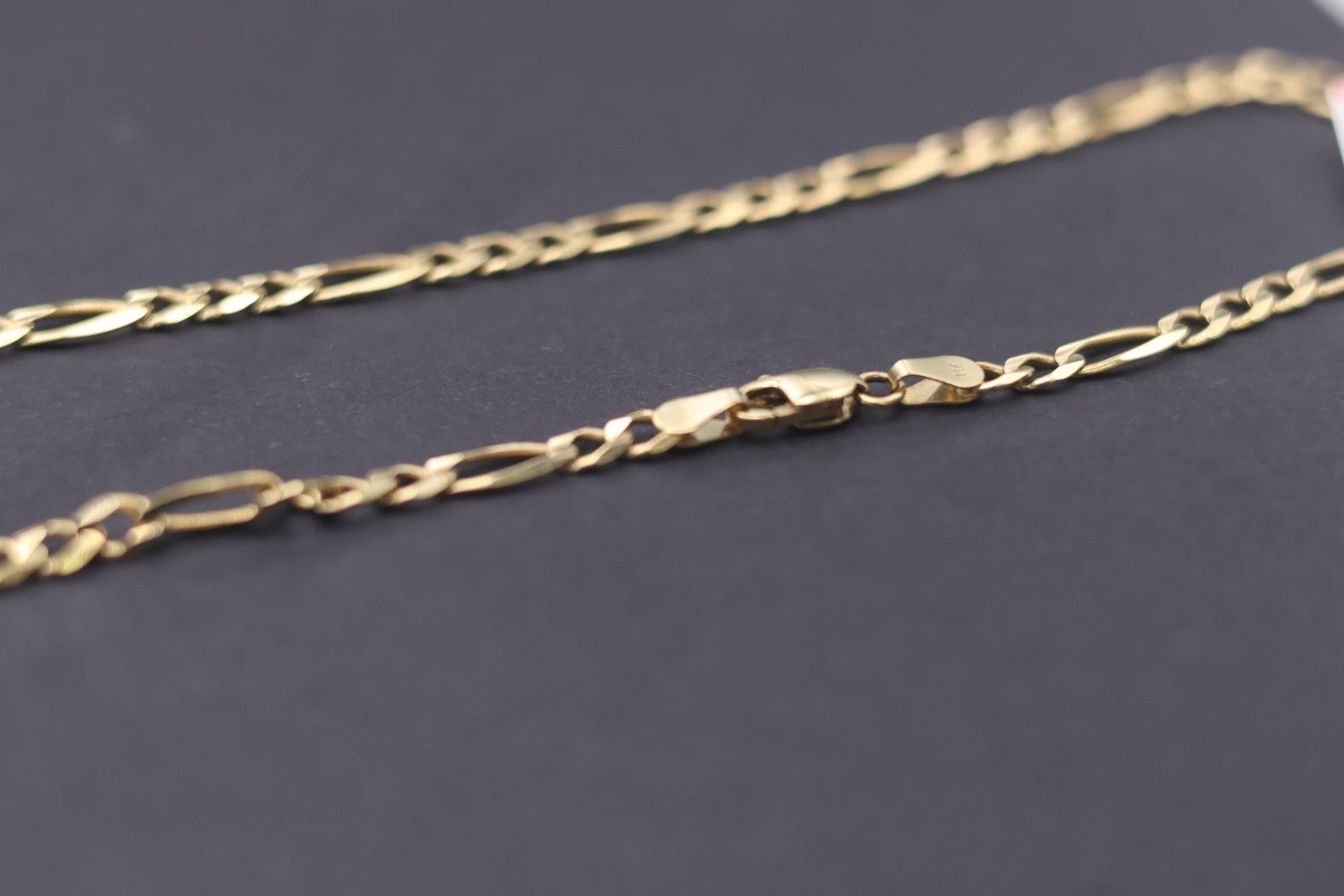 🔥 Figaro Chain – Solid Gold Necklace