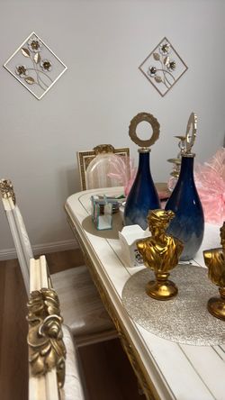 Miscellaneous provincial style, knickknacks, and vases