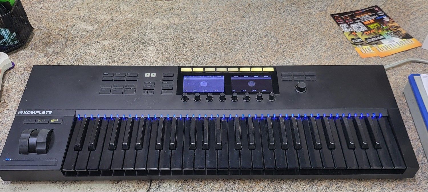 Komplete Kontrol S49 Mk2 Black Edition MIDI Keyboard Pad Very Rare