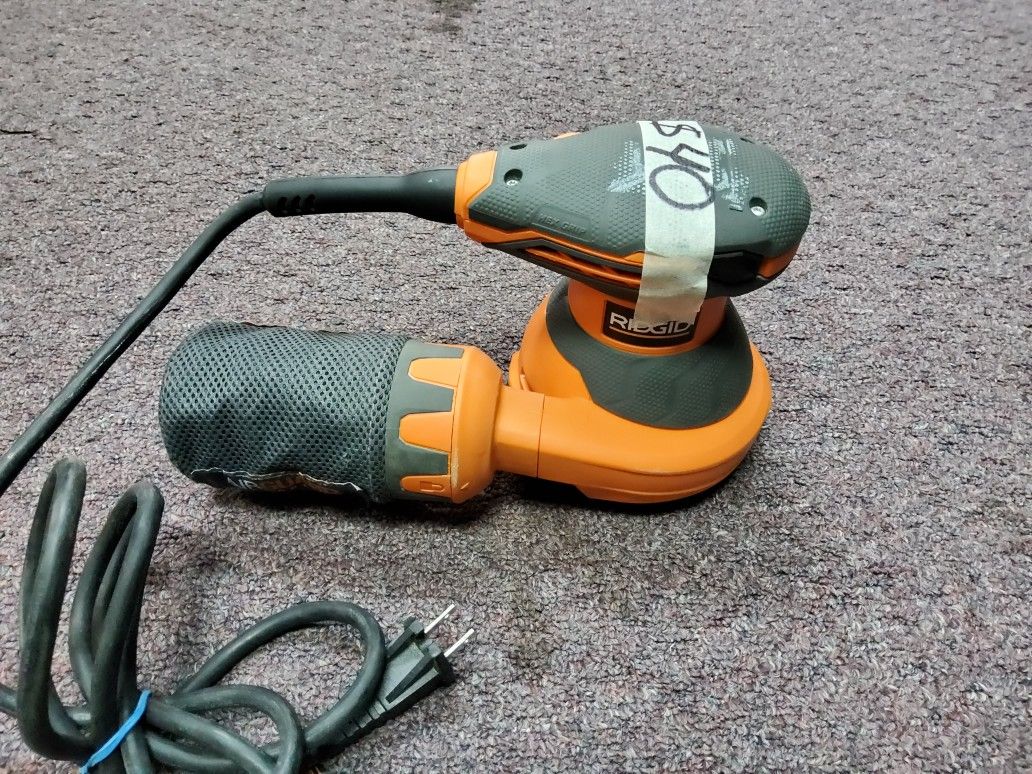 RIDGID 3 Amp Corded 5 in. Random Orbital Sander with AIRGUARD Technology $40 Like New Condition
