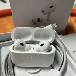 APPLE AIRPODS PRO ( 2ND GENERATION ) WITH MAGSAFE WIRELESS CHARGING CASE & WHITE