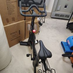 Pelotón Bike Stationary Indoor 