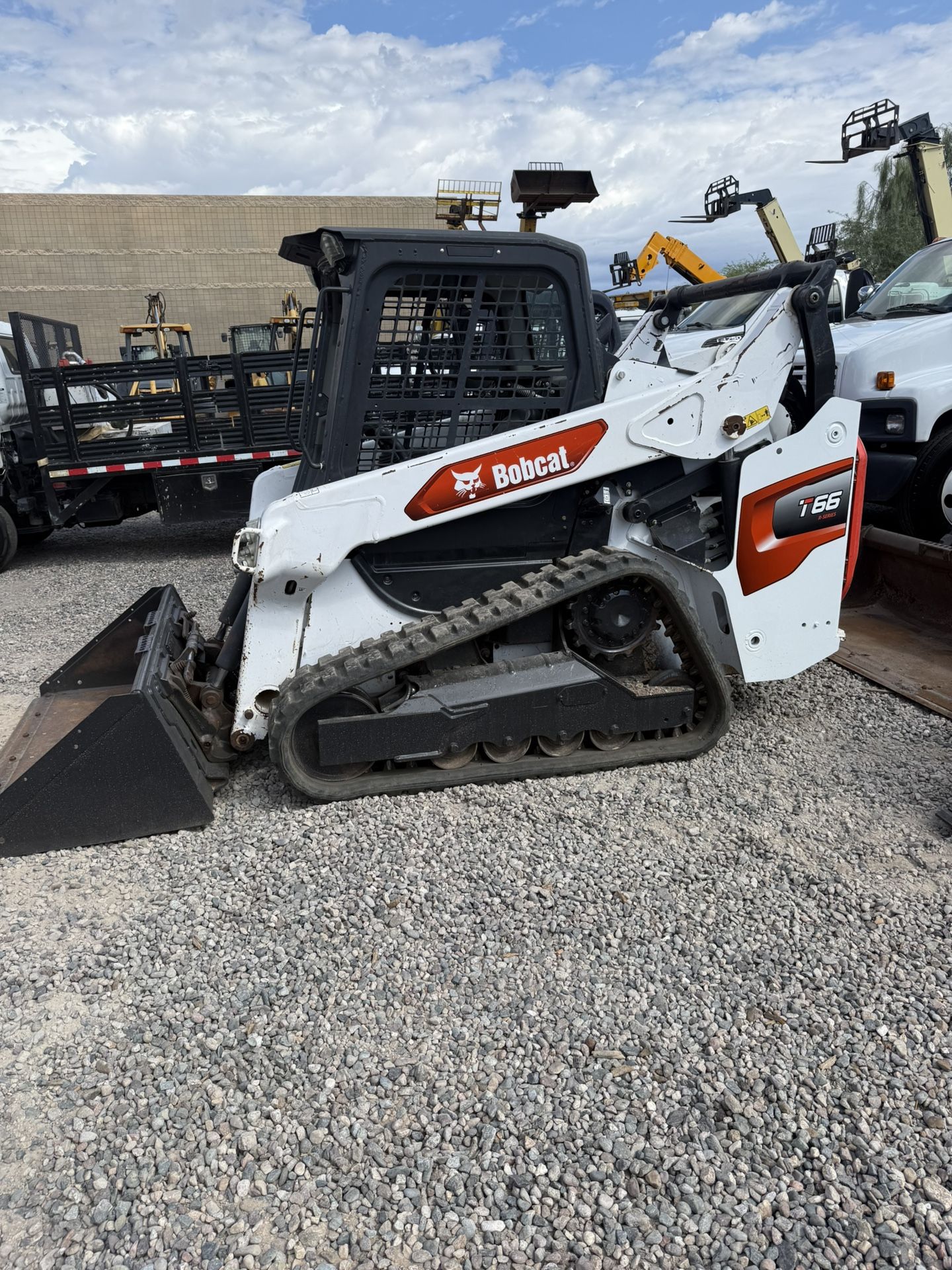 2022 Bobcat T66