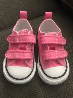 Size 3 baby chuck Taylor’s