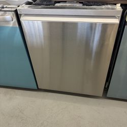 Samsung 24 in. Top Control Smart Built-In Tall Tub Dishwasher in Fingerprint Resistant Stainless Steel with StormWash