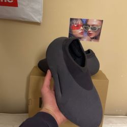 Yeezy Knit Rnr Size 7