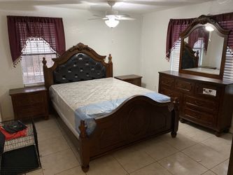 Set 6 piezas... Bed, Matress, Dresser, Mirror Chest, N/S