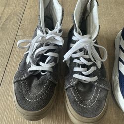 Boys shoes