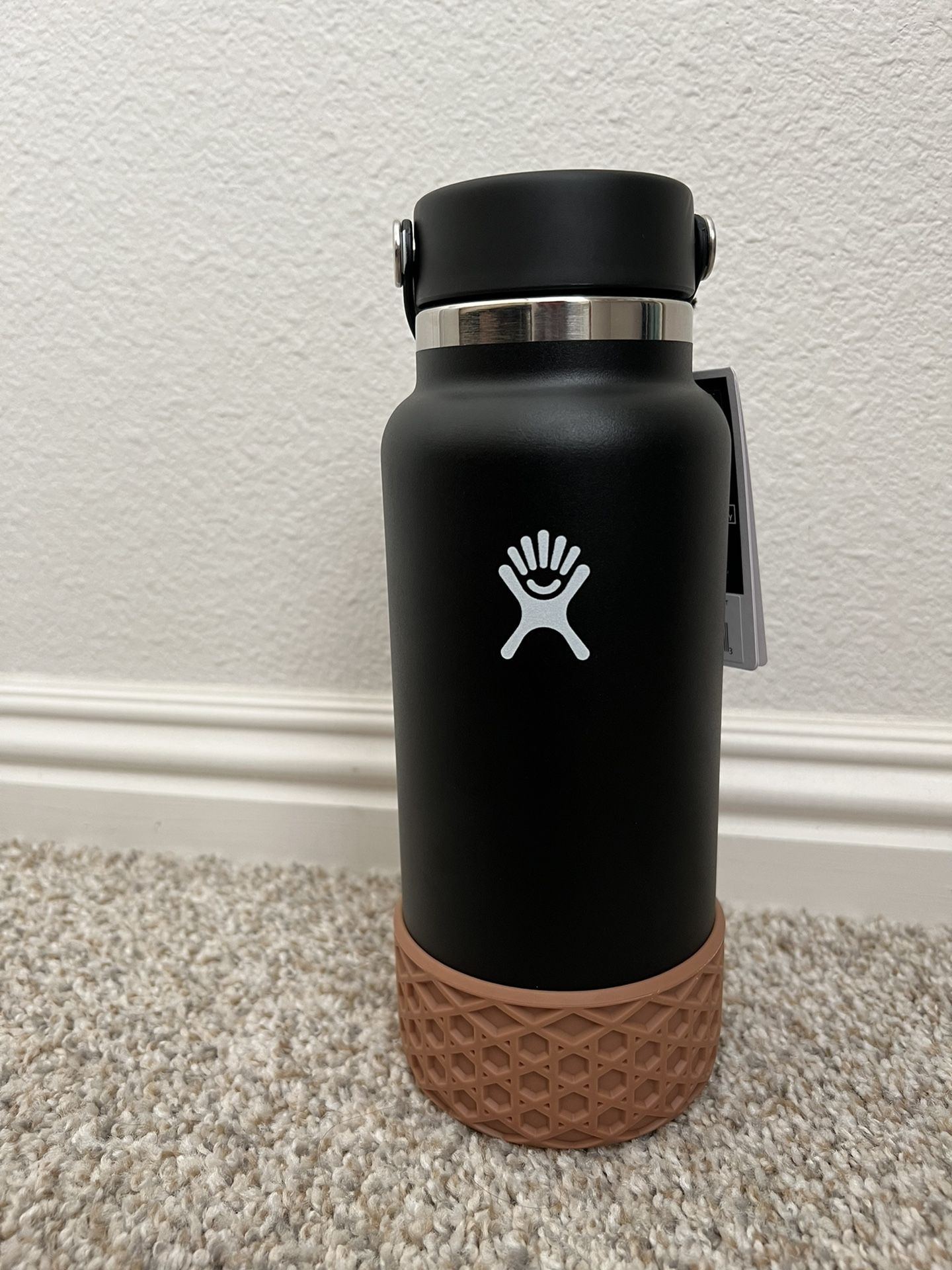 Vans Hydro Flask With Boot for Sale in Ventura, CA - OfferUp
