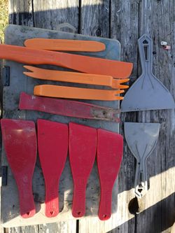 Mixed Lot of Plastic Pry Tools and Scrapers