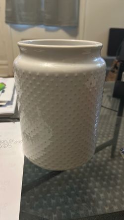 Ceramic pot