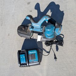 Lost Battery, Makita Saw 