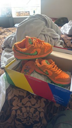 Nike SB Dunk Low Grateful Dead Orange Bear
