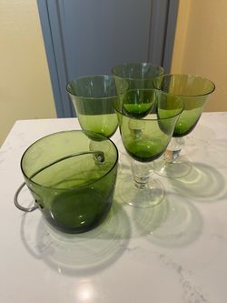 Decorative Glasses Set
