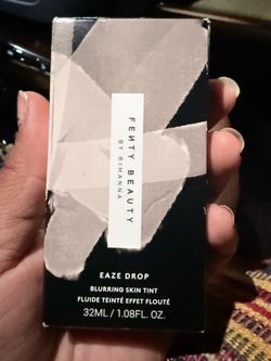Fenty Beauty Eaze Drop Blurring Skin Tint