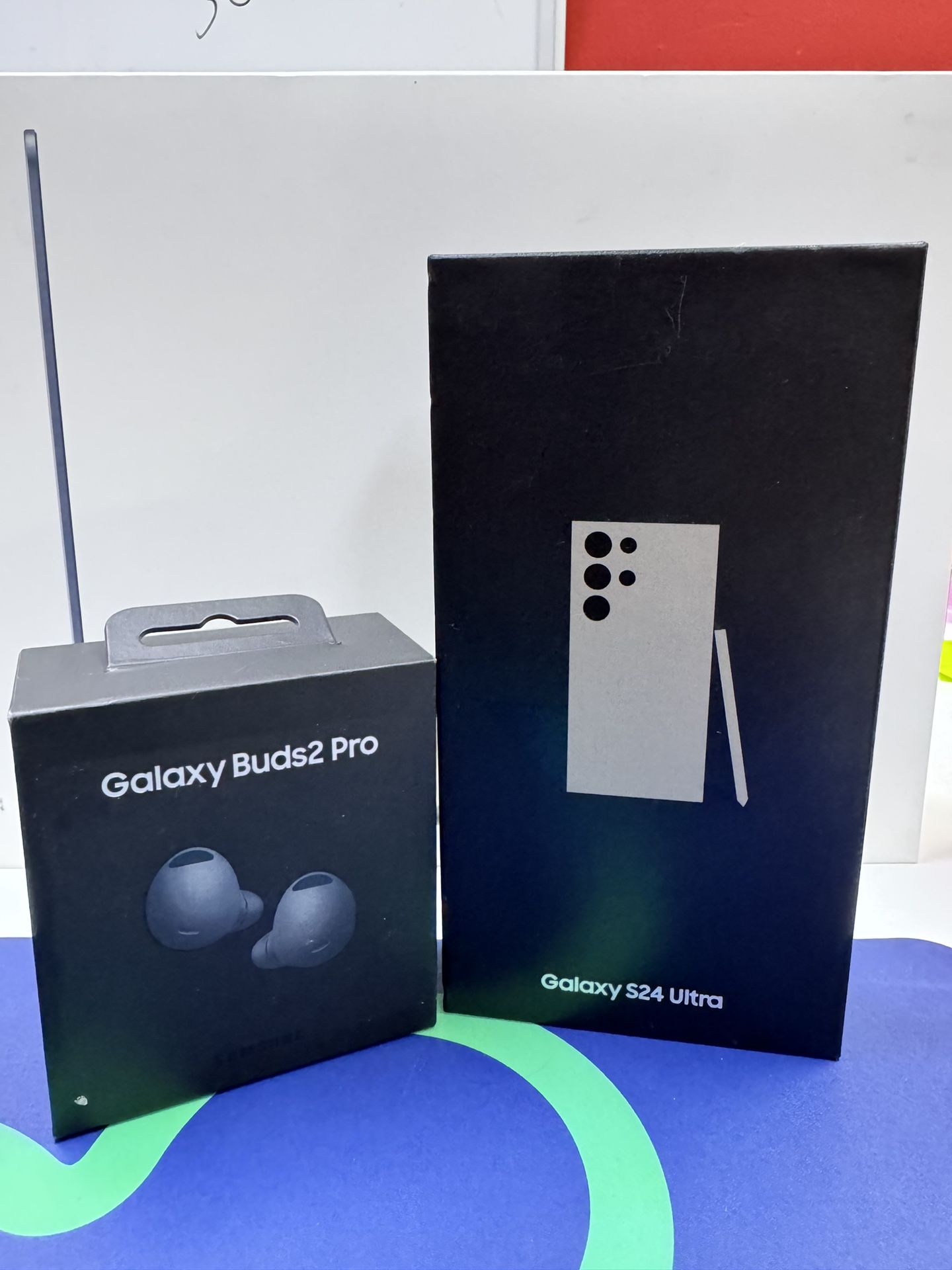 Samsung Galaxy S24 Ultra 256GB Unlocked Sealed Available On...