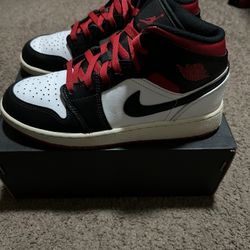 Air Jordan 1 Mid (GS)