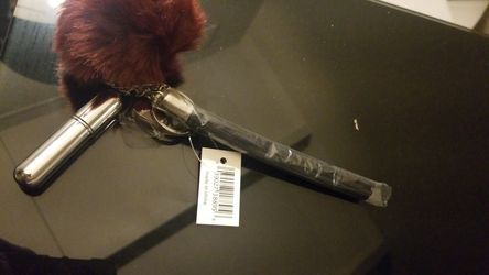 Flowerbomb perfume refillable keychain for purse