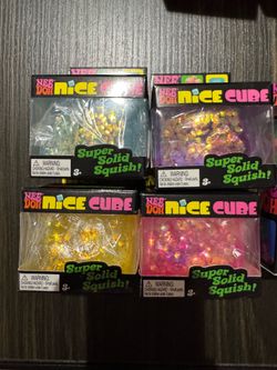 Cube squishy toy