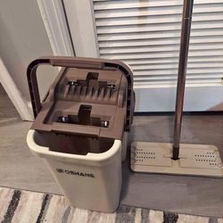 Mop With Bucket Excellent Condition 