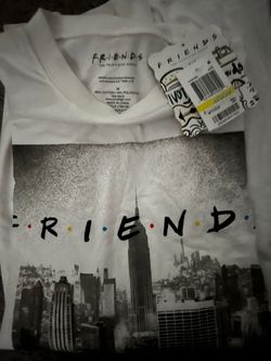 Med Long Sleeve Friends Shirt 