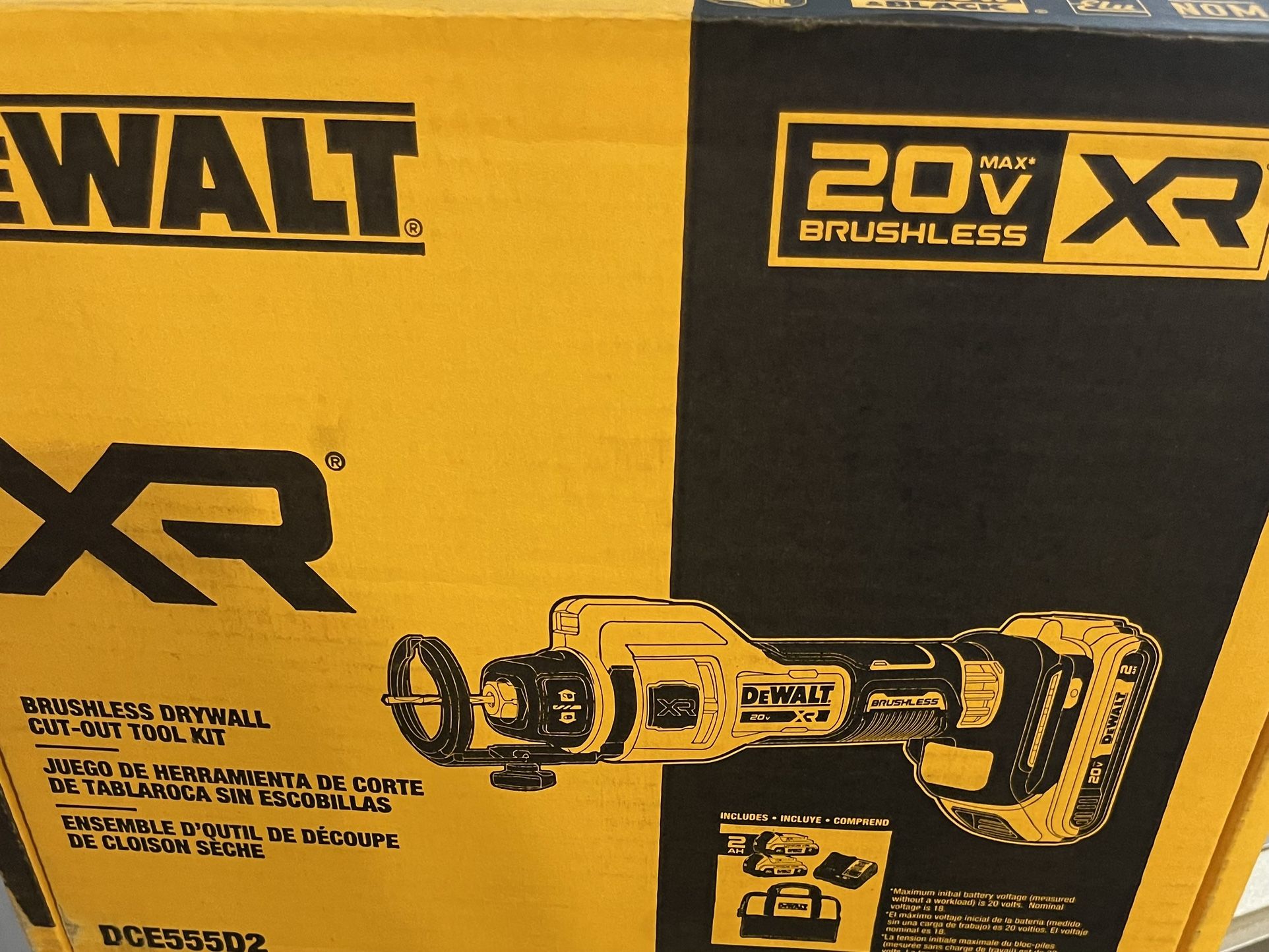 DEWALT 20V Max Drywall Cut-Out Tool, Cut-Out Tool, Batteries and Charger  Included (DCE555D2 for Sale in Nashville, TN OfferUp