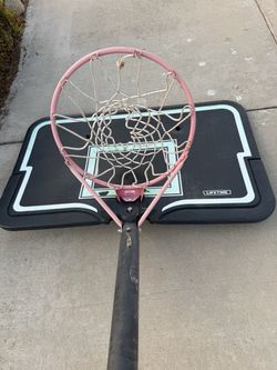 Free stand-up basketball hoop