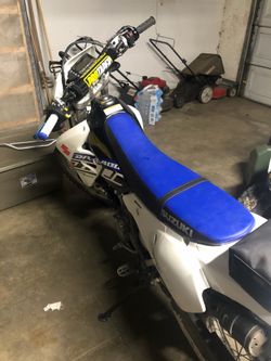 Suzuki DR-Z400 White and Blue dual sport