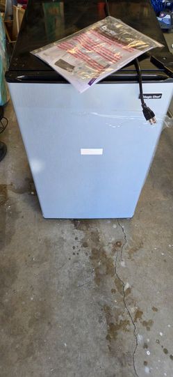 Magic chef mini fridge