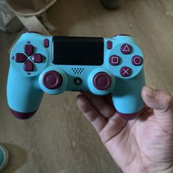 PS4 Controller Like New 