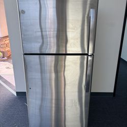 GTE 19.2 CU Refrigerator