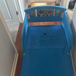 Toddler bed