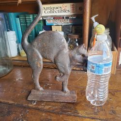 Cast Iron Arched Cat