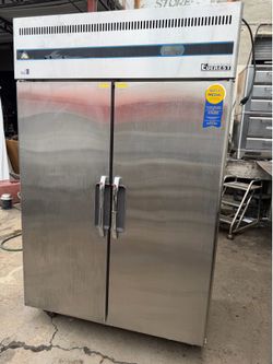 Used Everest ESRF2 commercial refrigerator freezer combo