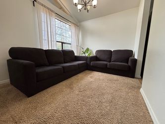 Sofa & Loveseat Set – Excellent Condition
