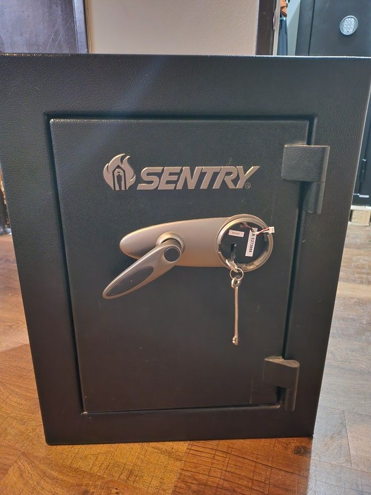 Sentry Safe With Key 
