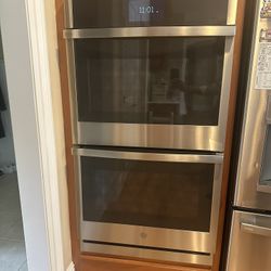 GE Conventional Oven 
