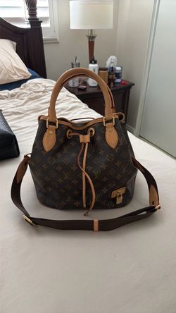Louis Vuitton Neo shoulder bag with canvas strap