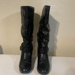 Ladies boots size 7 M